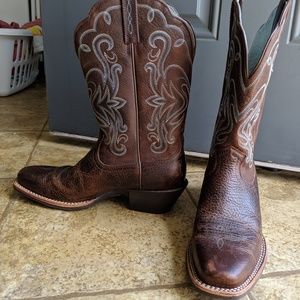 Women's Ariat Boots - size 8B